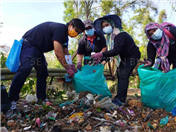Cleaning Event - Kim Kim River